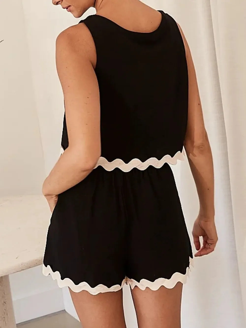 Contrast Trim Round Neck Tank and Shots Set Carauana Store