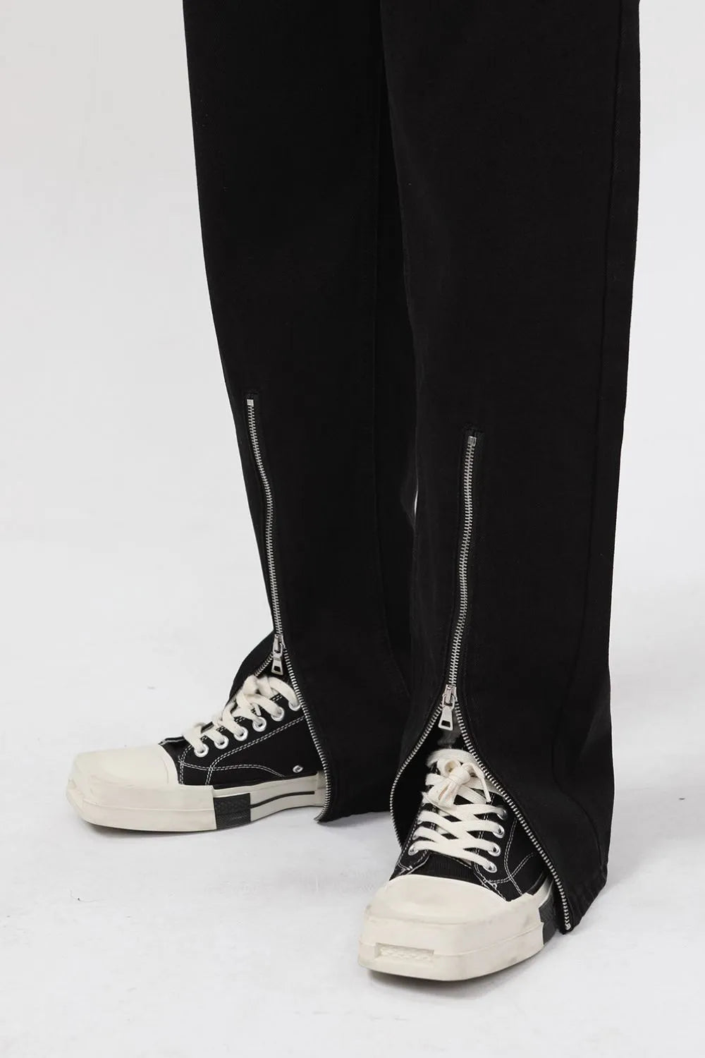 Pocketed Jeans with Zipper Carauana Store